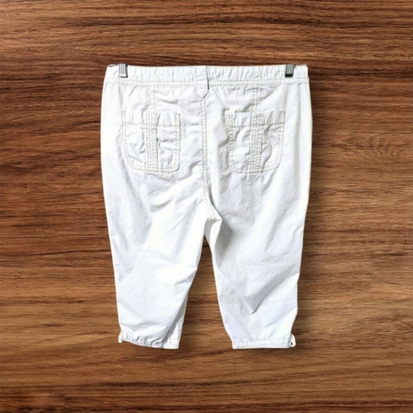 FRENCH CUFF Women's white Tie-โUpโCapris - Picture 11 of 13